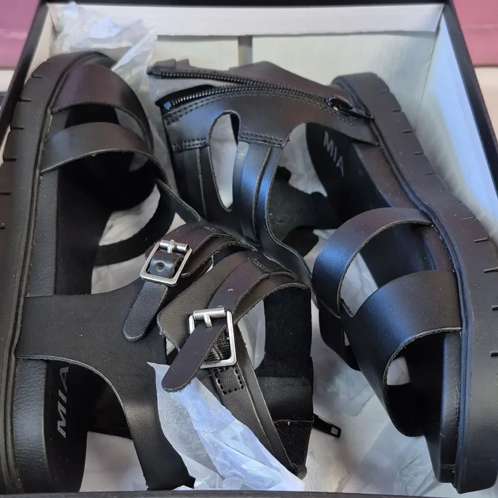 MIA Kayde Size 7M Or 8.5M Black Gladiator Sandal - New